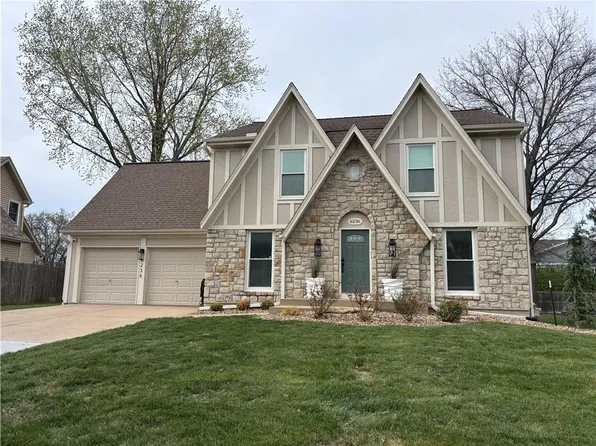6236 W 121st St, Overland Park, KS 66209