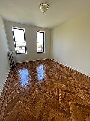 5th image of 322 E 31st St APT D3