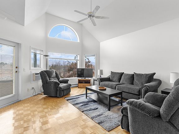3rd image of 877 Klo Rd #306