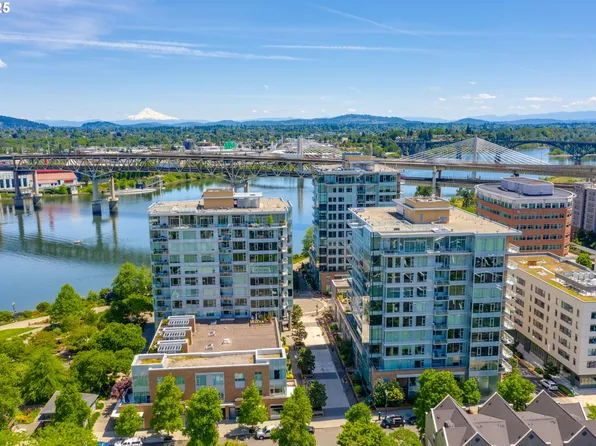 1920 SW River Dr E #1101, Portland, OR 97201