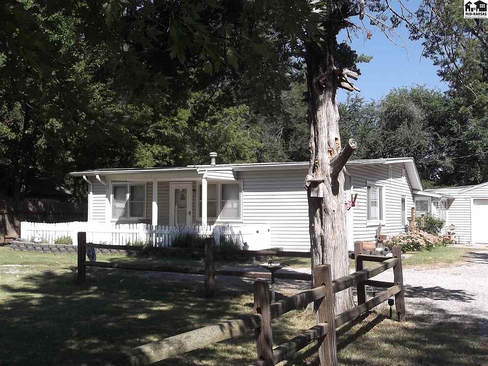 1st image of 1602 W Blanchard Ave