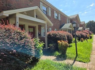 1207 Green Oaks Ln, Charlotte, NC 28205