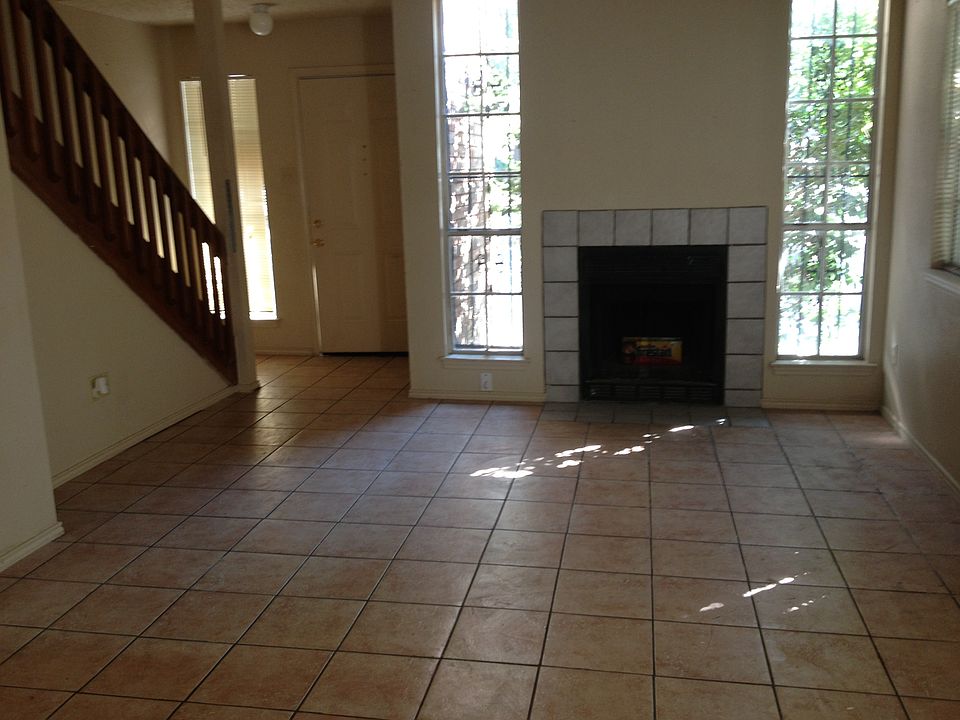 1st image of 7512 Oak Chase