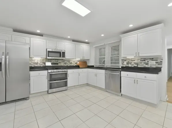 144 Salem St, Boston, MA 02113