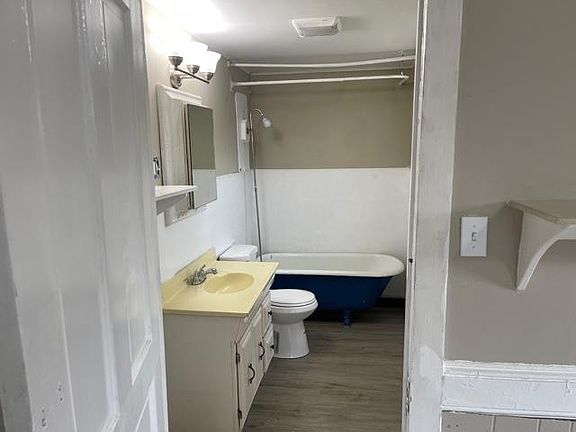 5th image of 243 E Green St #2