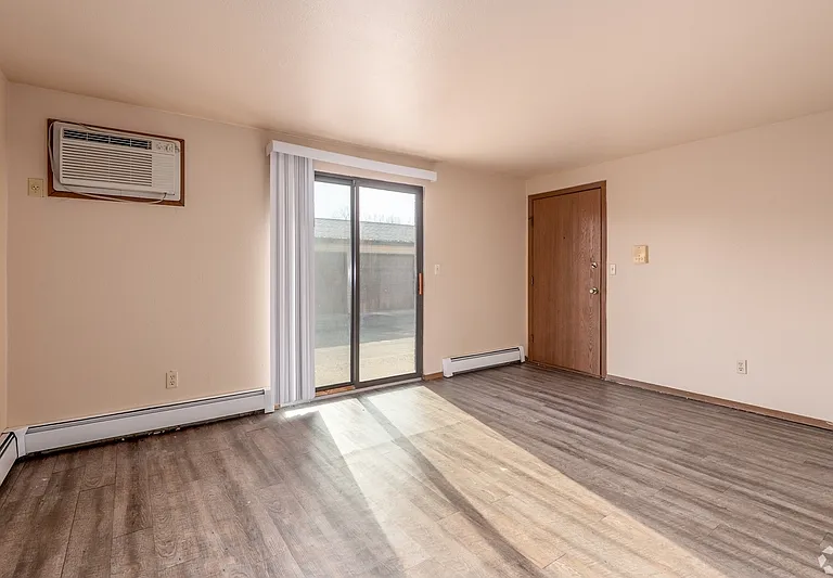 1721 Lenwood Ave #16 — Photo 5