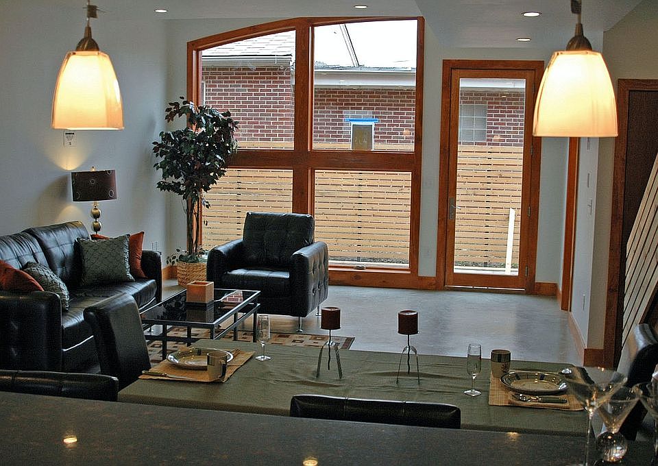 1st image of 1544 Zenobia St #105