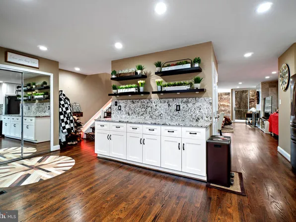 17 Coldwater Ct, Towson, MD 21204