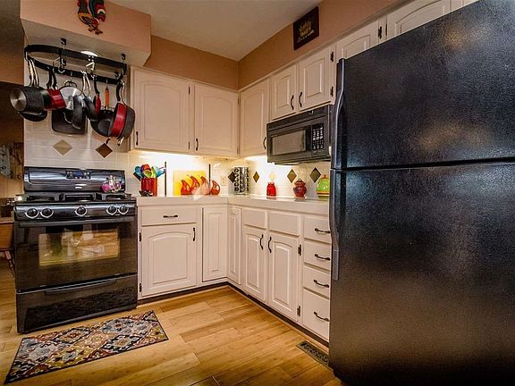 4th image of 1149 Christina Dr