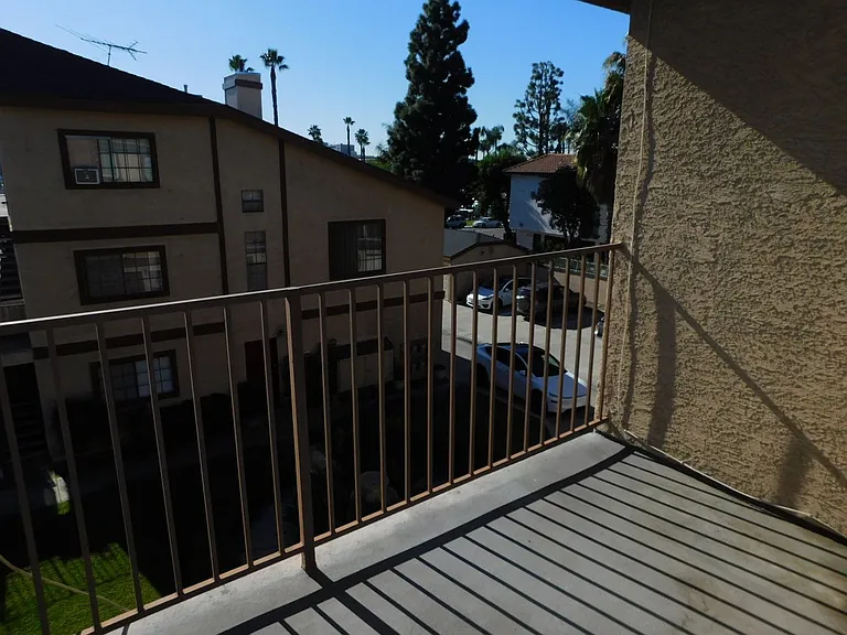 9th8081-8091 — Photo 21