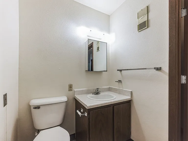 1252 N 12th Pl — Photo 43