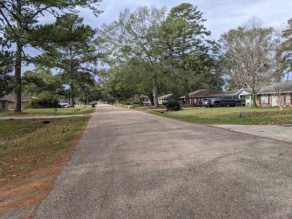 5th image of 16918 Pernecia Ave