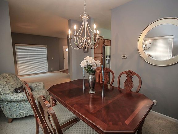 3rd image of 18633 Weir Cir