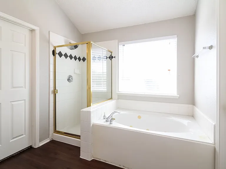 816 Parker Dr — Photo 8