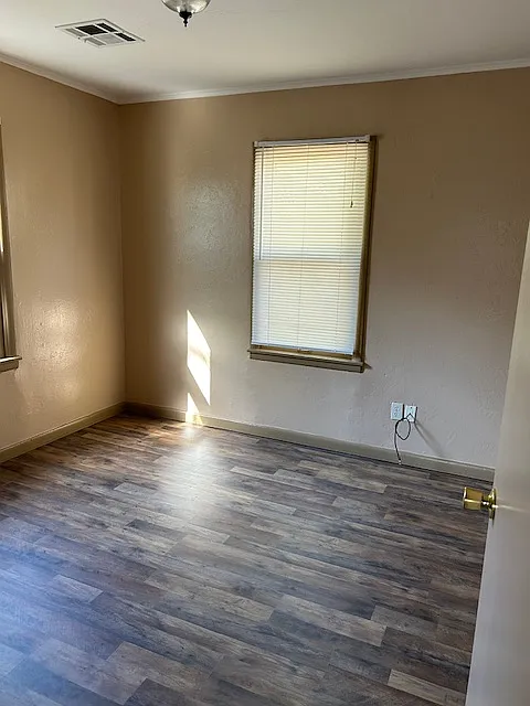 3 bed, 812 sqft, $800 — Photo 3