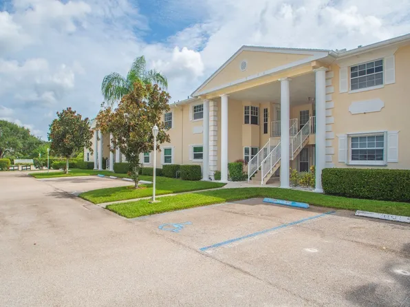 700 Lake Orchid Cir APT 204, Vero Beach, FL 32962