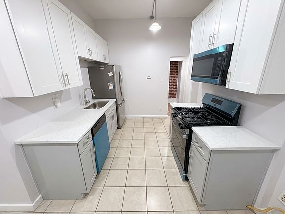 5th image of 912 Rothpletz St