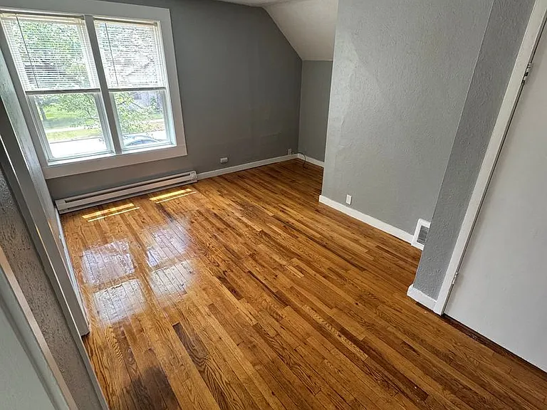 1304 Elizabeth Ave — Photo 1
