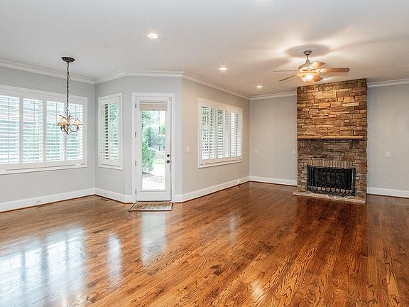 5th image of 813 Verney Ln