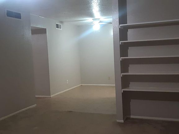 2nd image of 7313 Gulf Fwy APT 307