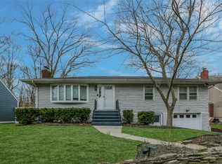 15 Hartman Hill Rd, Huntington, NY 11743