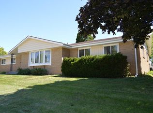 229 Willow Ln, South Milwaukee, WI 53172