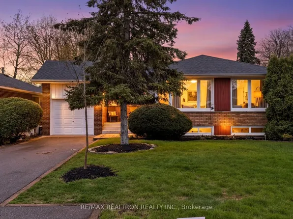 112 Trayborn Dr, Richmond Hill, ON L4C 4K7
