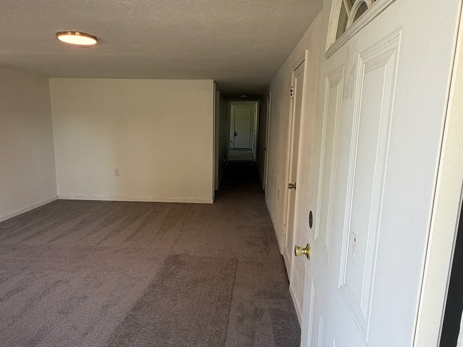 212 Clara St — Photo 3