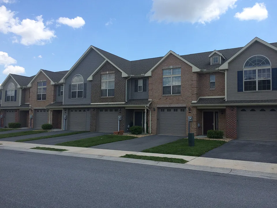 2042 Powell Dr