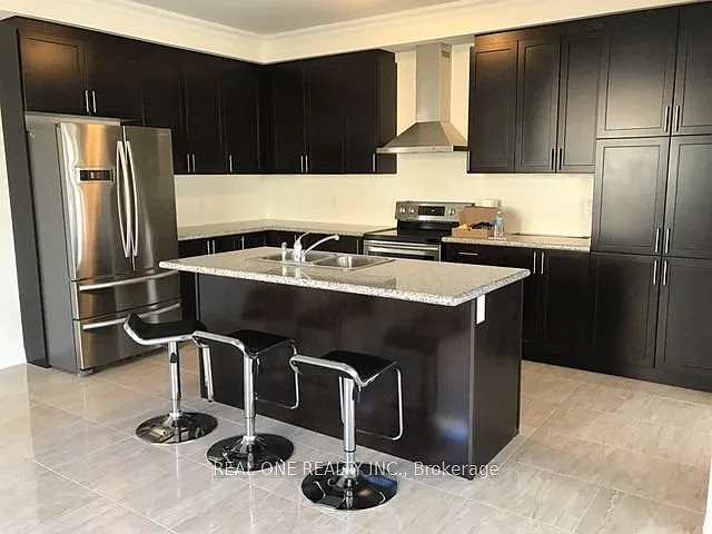 4 bed, $4,000 — Photo 3