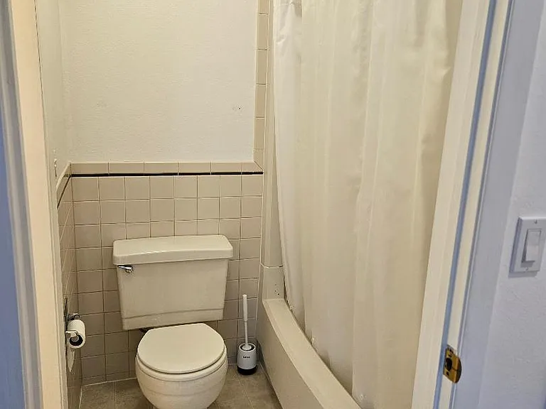 925 Columbia Road 421 — Photo 12