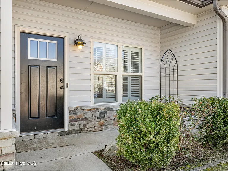 308 Winstead Loop — Photo 6