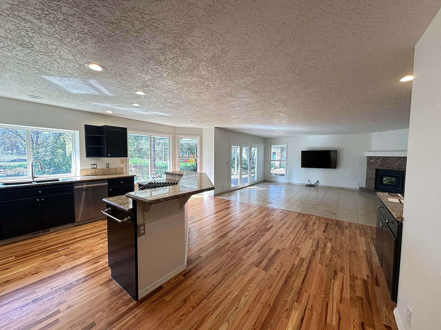 4 bed, 3050 sqft, $5,500 — Photo 3