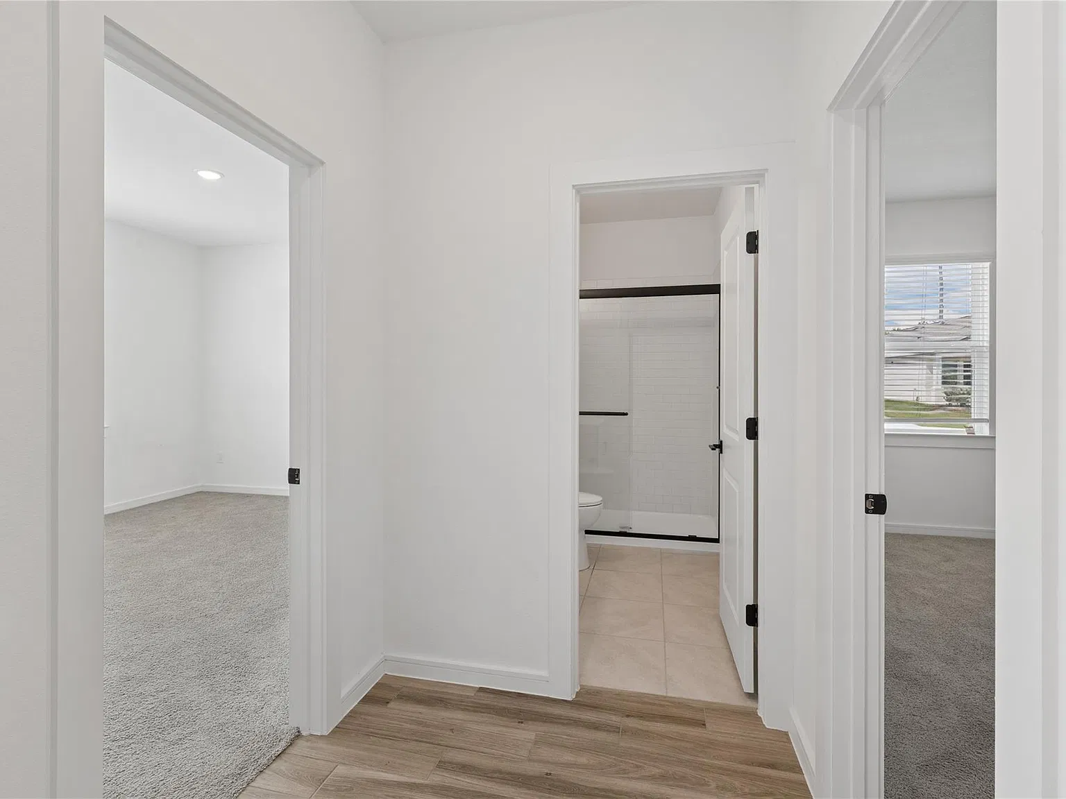 4 bed, 3.0 bath, 2121 sqft, $2,599 — Photo 4