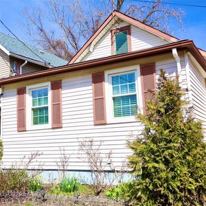 42 Yale Street, Inwood, NY, 11096