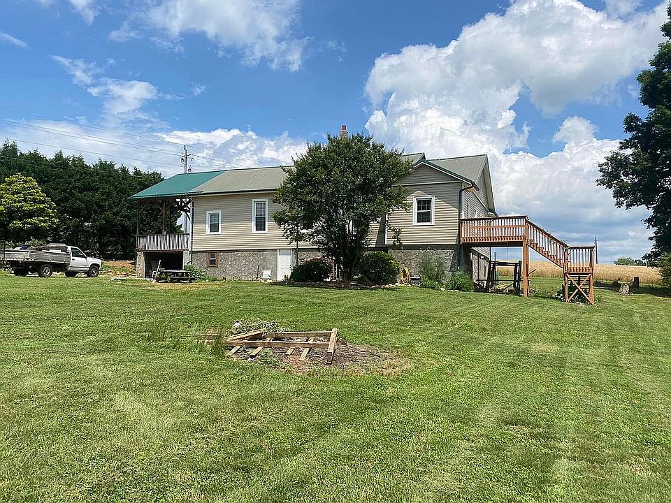 Large Side Yard
