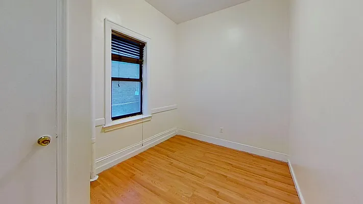 Rented by Bond New York | media 15