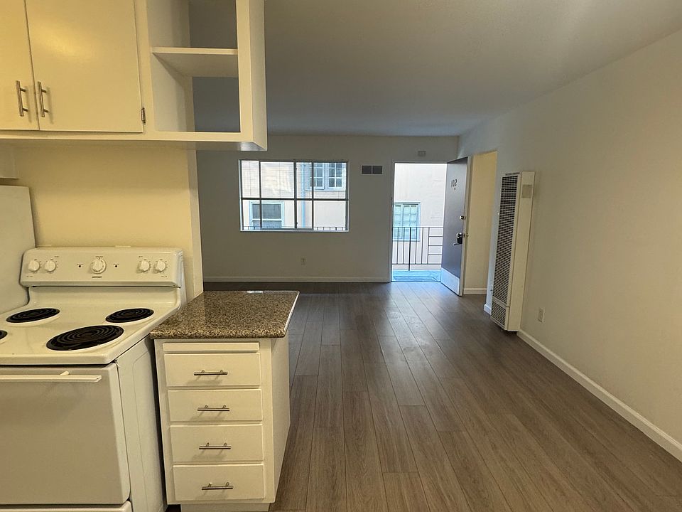 1st image of 434 Lee St #102