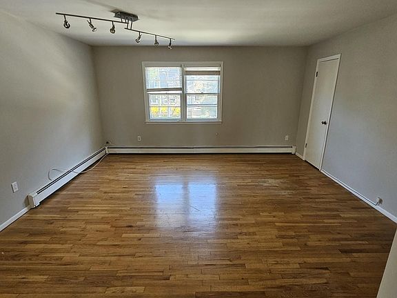 5th image of 353 Warburton Ave Floor 2