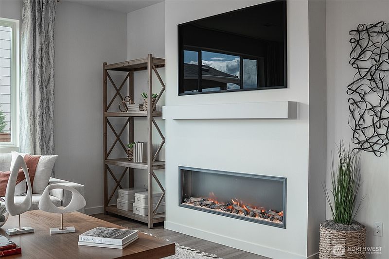 3rd image of 18505 135th Avenue E #122