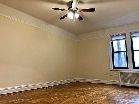 4th image of 2710 Newtown Ave APT 2e