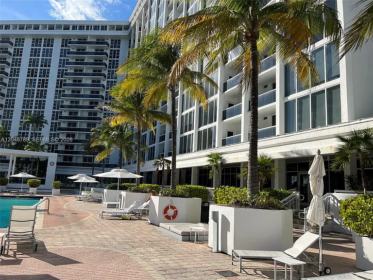 10275 Collins Ave #112 — Photo 47
