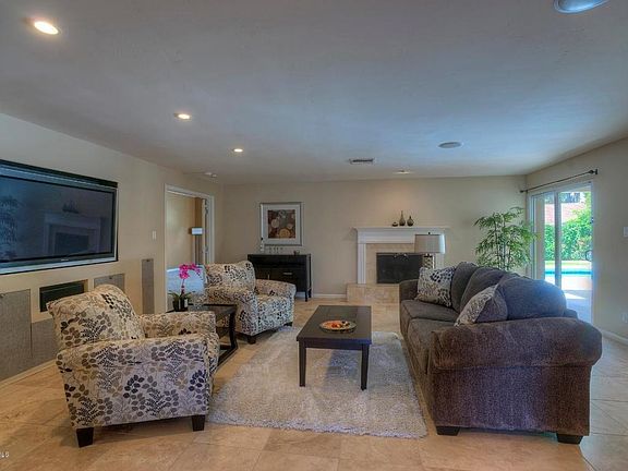 5th image of 209 E Winter Dr