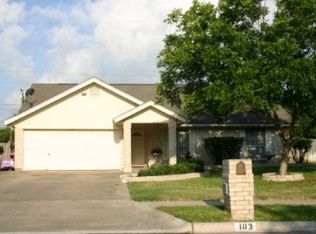103 Pecanwood Pl, Port Lavaca, TX 77979