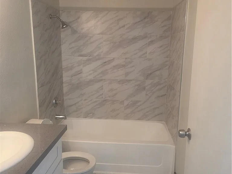 11150 Glenoaks Blvd #104 — Photo 8