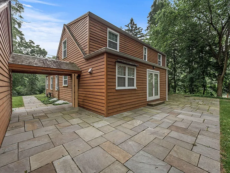 27180 Wellington Rd — Photo 4