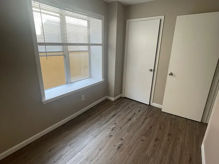 1404 E Baltimore St — Photo 15