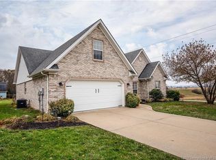 5500 Buckthorne Dr, Jeffersonville, IN 47130