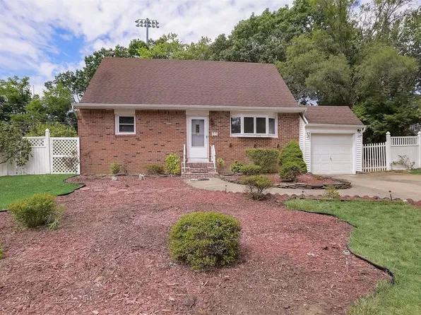 222 Tree Road, Centereach, NY 11720