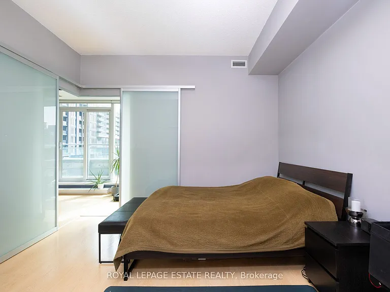 112 George St S #S711 — Photo 15